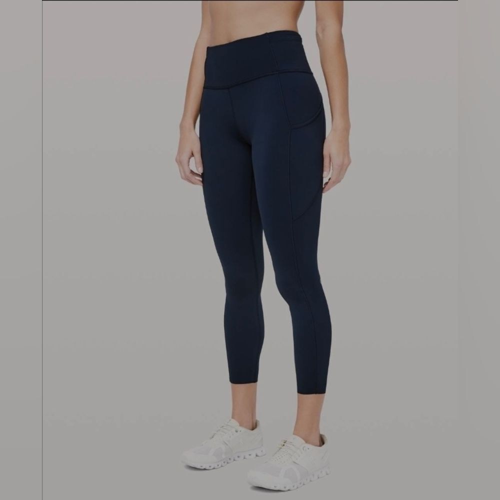 EUC Lululemon Fast & Free 7/8 Tight II *Non-Reflective Nulux 25"True Navy Sz 4